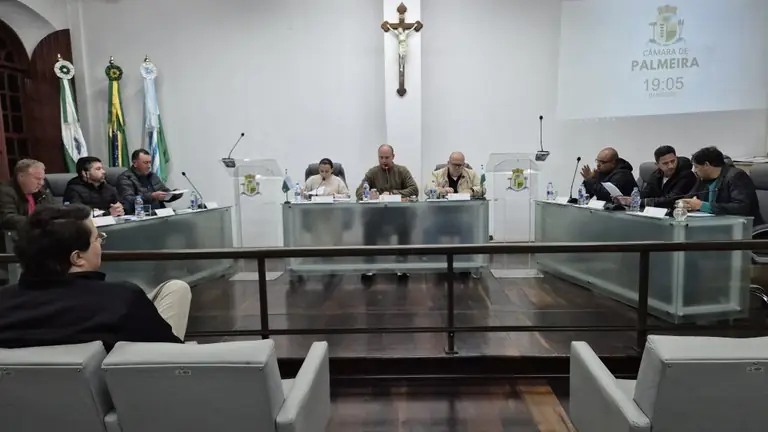 Câmara de Palmeira aprova projetos de lei e indicações em sessão ordinária