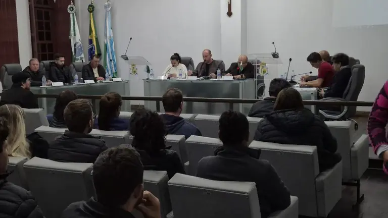 Câmara de Palmeira analisa projetos de saúde e infraestrutura em sessão